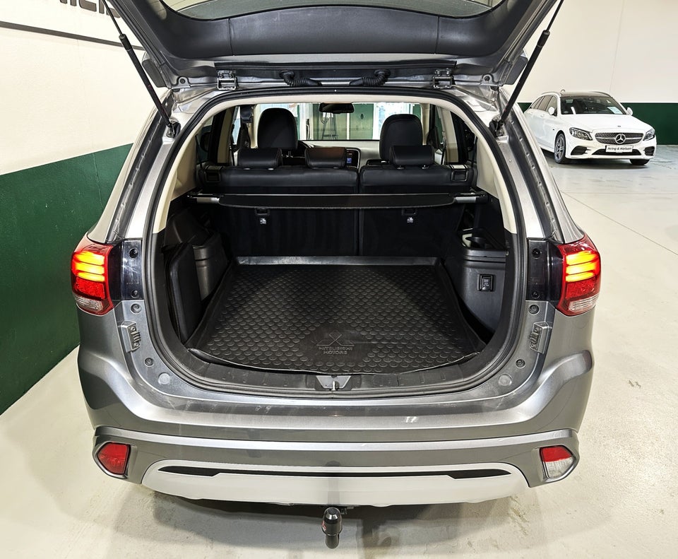 Mitsubishi Outlander 2,4 PHEV Instyle CVT 4WD 5d