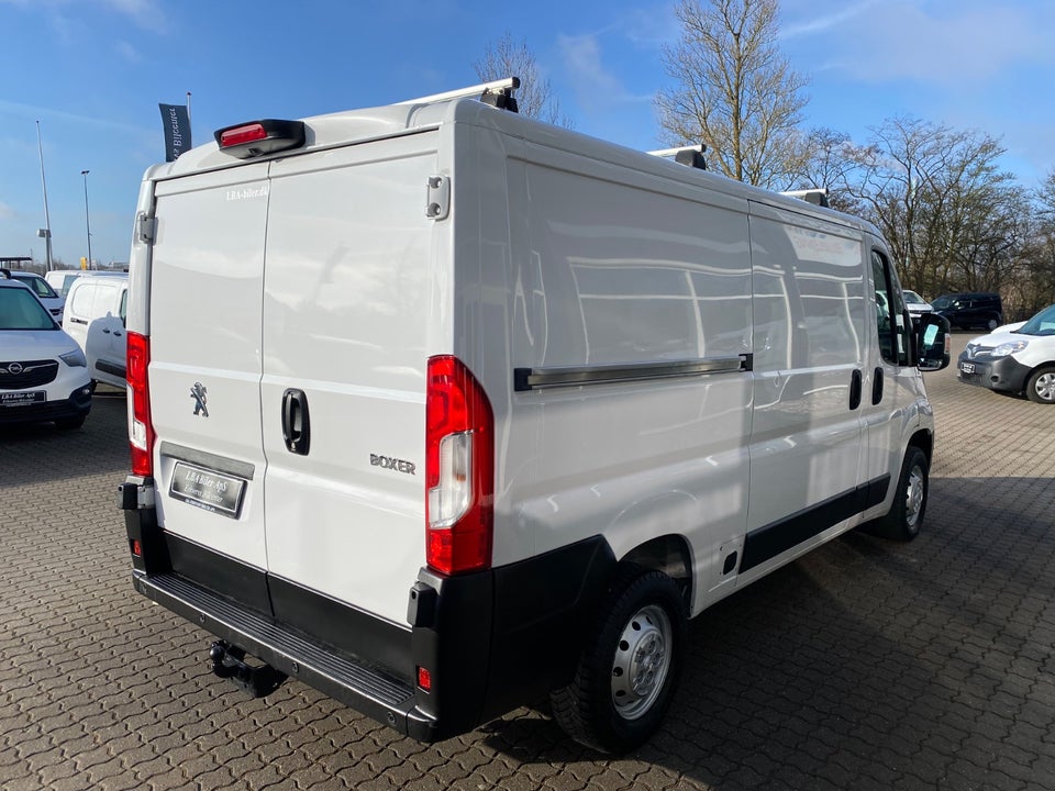 Peugeot Boxer 330 2,2 BlueHDi 140 L2H1 Premium