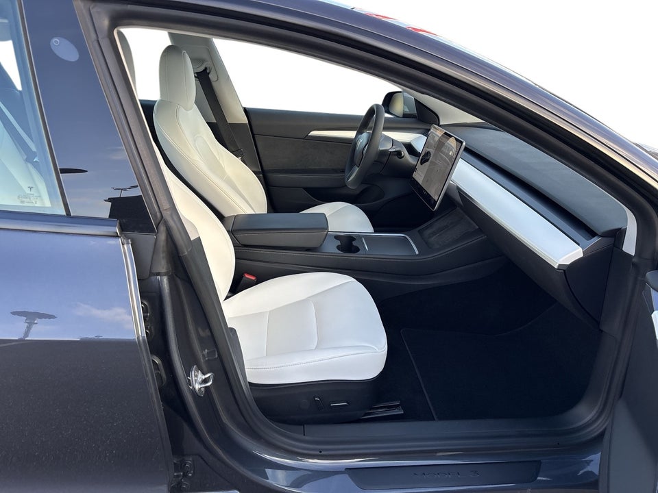 Tesla Model 3 Standard Range+ RWD 4d