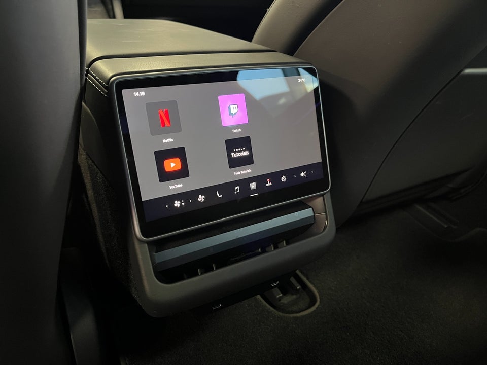 Tesla Model 3 RWD 4d