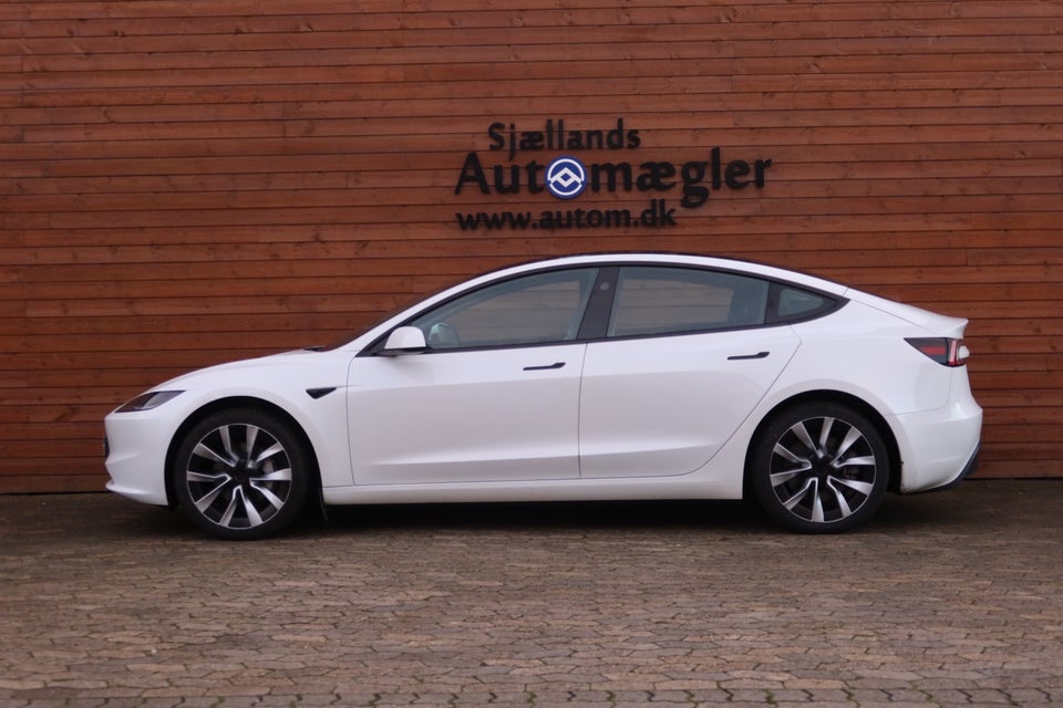 Tesla Model 3 RWD 4d