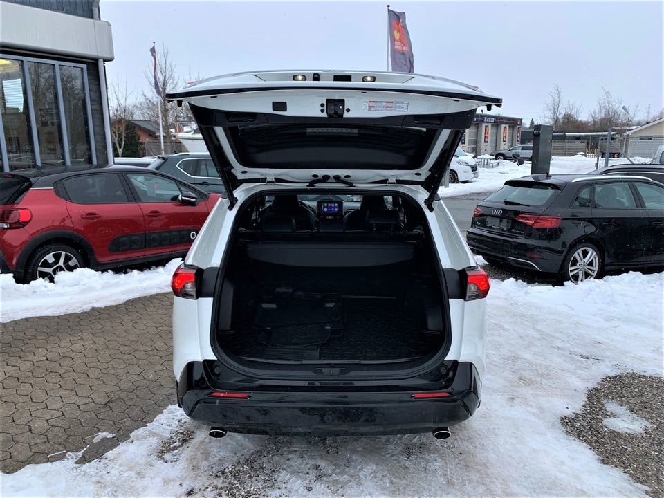 Toyota RAV4 2,5 Hybrid H3 Business MDS 5d