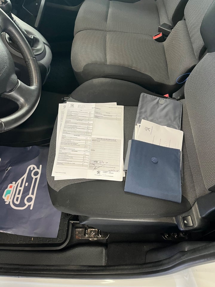 Peugeot Partner 1,6 BlueHDi 100 L1 Premium Van 4d