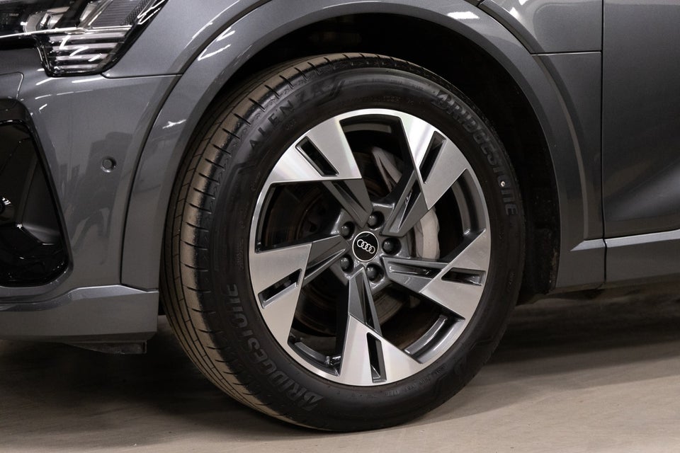 Audi e-tron 55 S-line quattro 5d