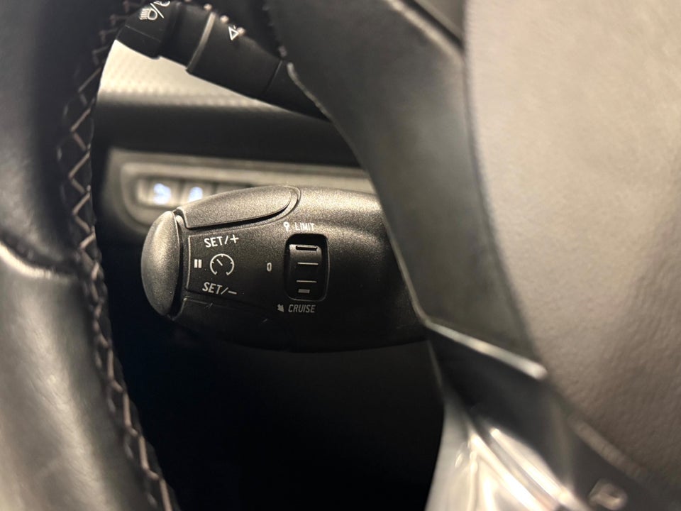 Peugeot 208 1,6 BlueHDi 100 Allure Sky 5d