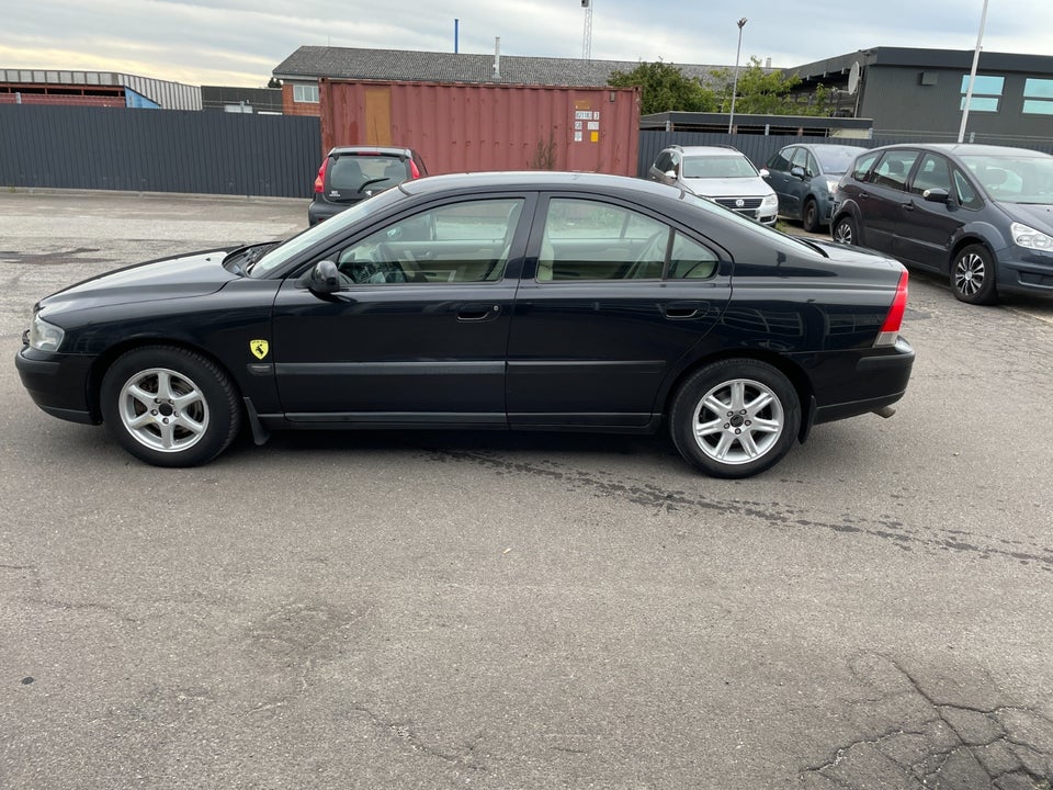 Volvo S60 2,4 140 4d