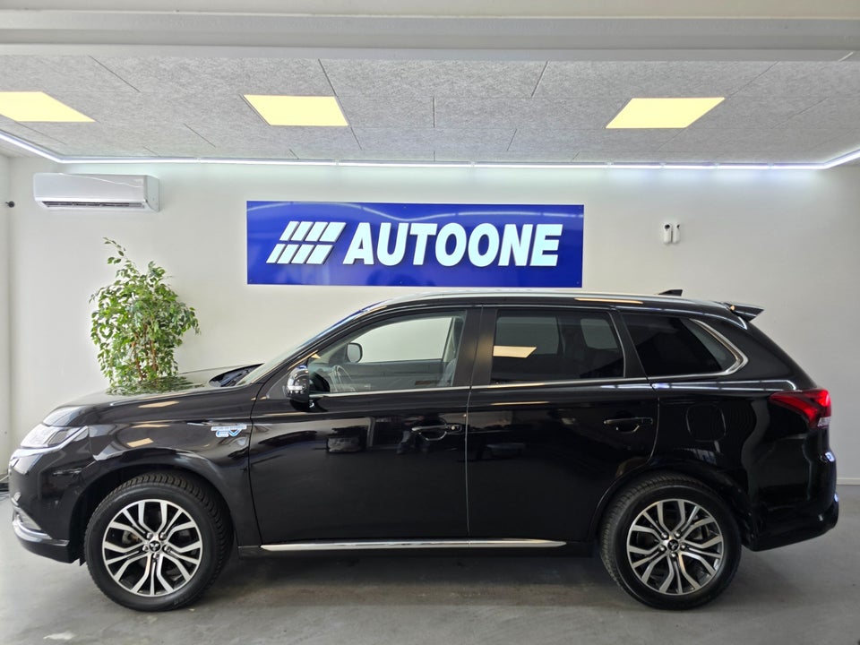 Mitsubishi Outlander 2,4 PHEV Intro Edition CVT 4WD 5d