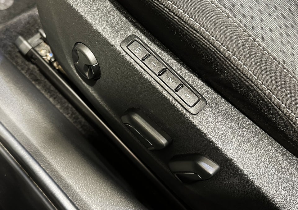 Skoda Octavia 2,0 TDi 150 Business Executive Combi DSG 5d