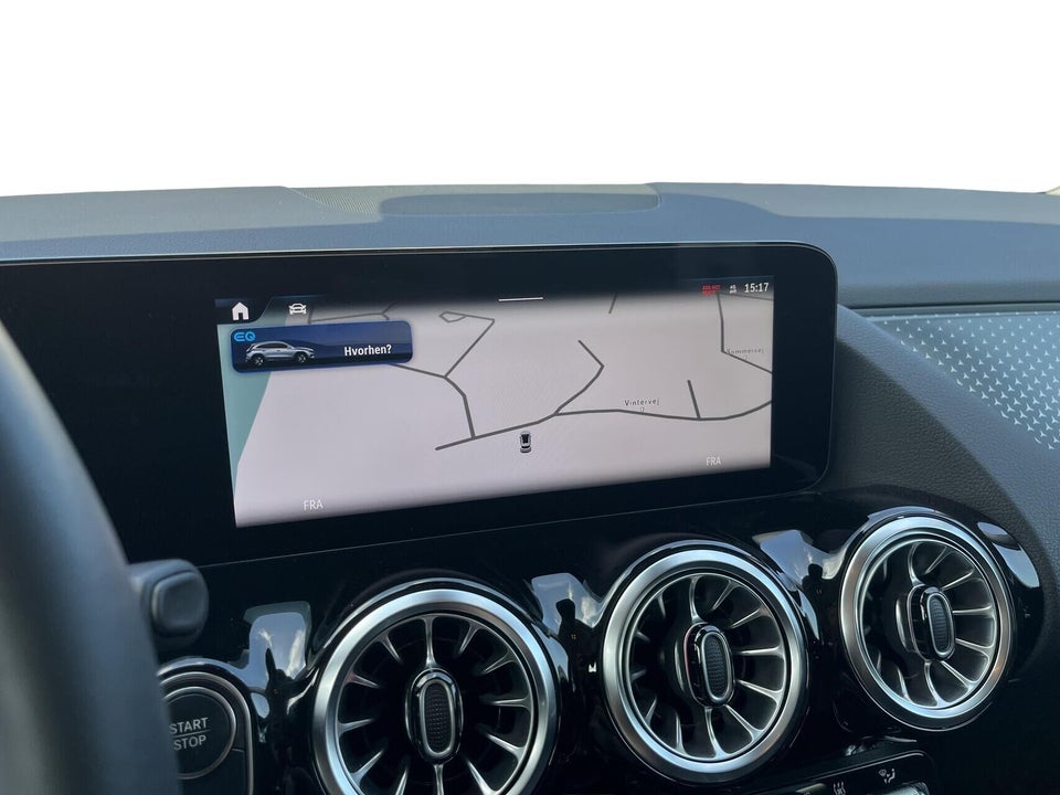 Mercedes EQA300 4Matic 5d