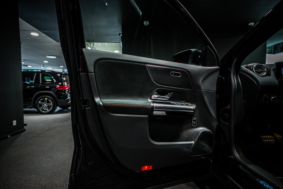 Mercedes EQA350 AMG Advance Plus 4Matic 5d
