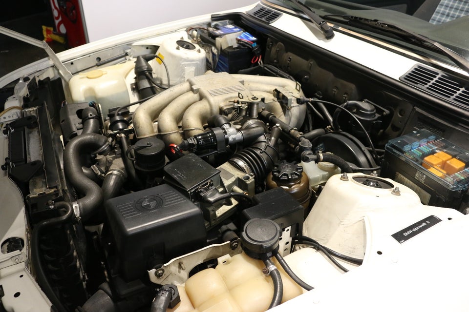 BMW 320i 2,0 Cabriolet 2d