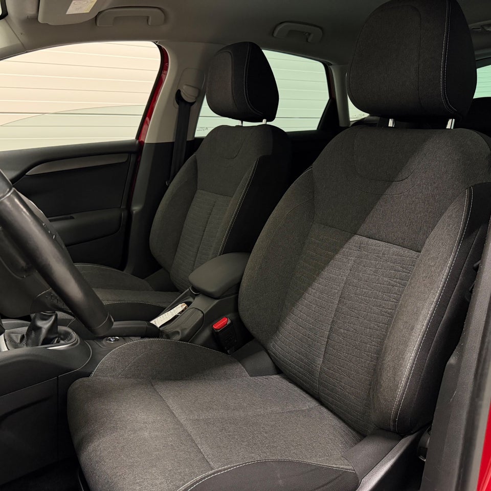 Citroën C4 1,6 e-HDi 115 Seduction 5d