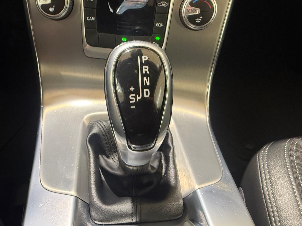 Volvo V60 2,0 D3 150 Momentum aut. 5d