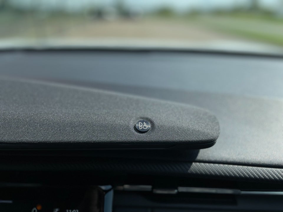 Ford Explorer 84 Premium Extended Range AWD 5d