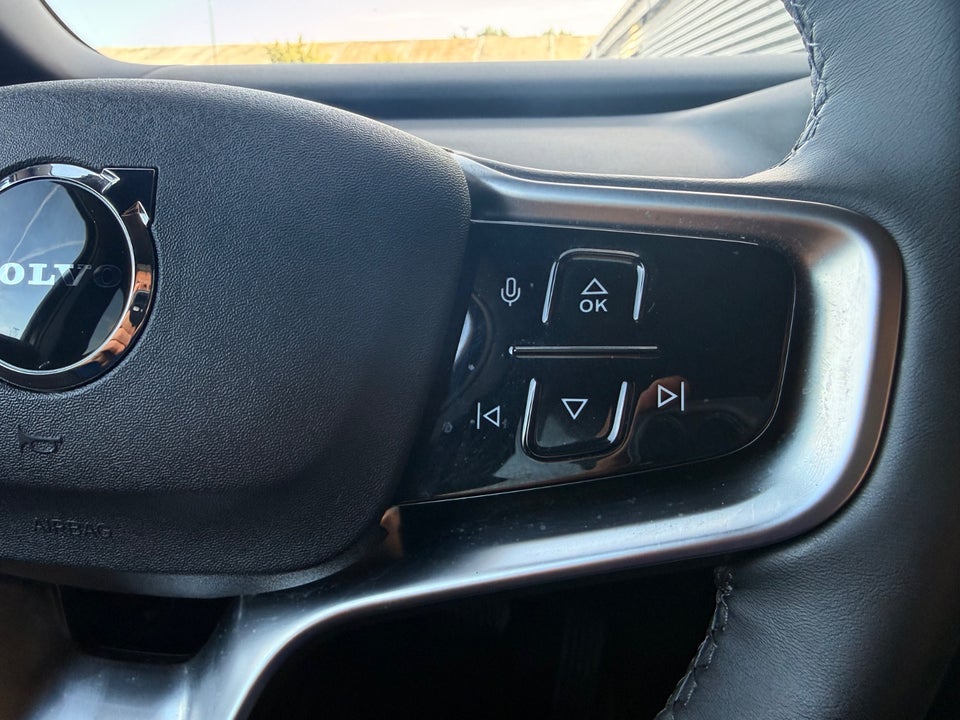 Volvo EX30 Twin Performance Plus 5d