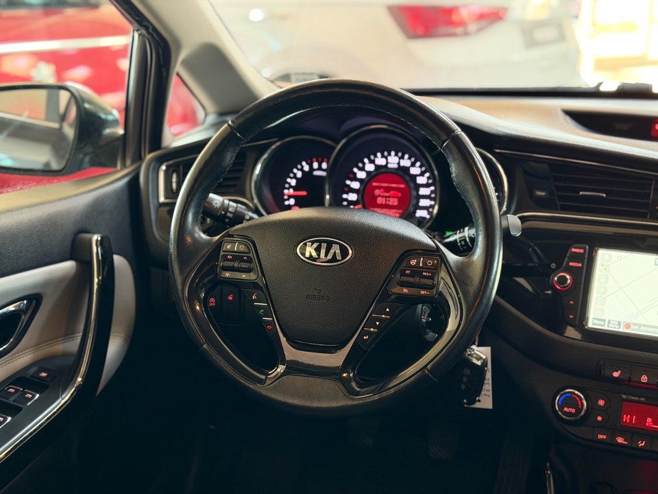 Kia Ceed 1,6 CRDi 136 Attraction SW 5d