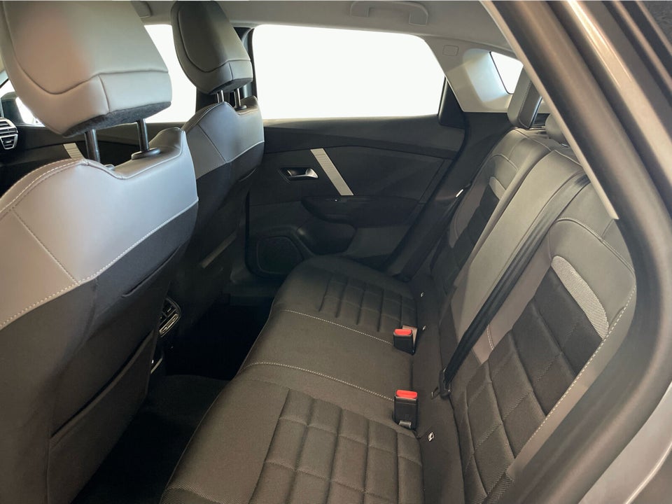 Citroën ë-C4 X 50 Plus 4d