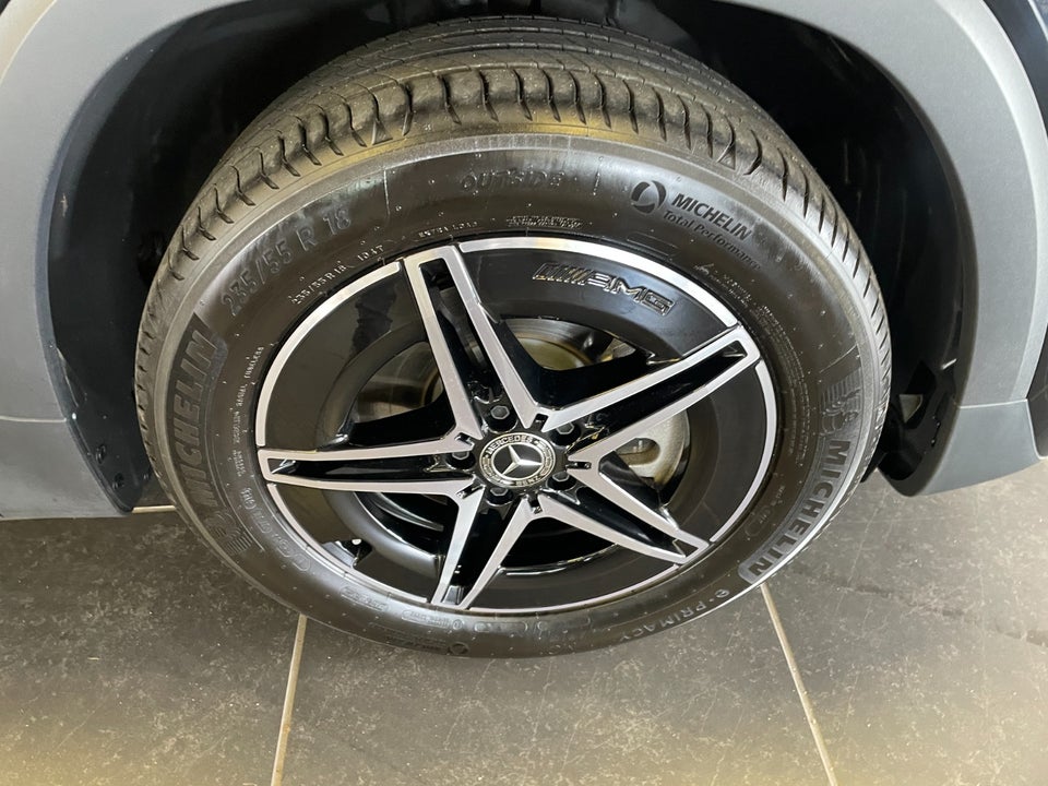 Mercedes EQB250+ AMG Line 5d