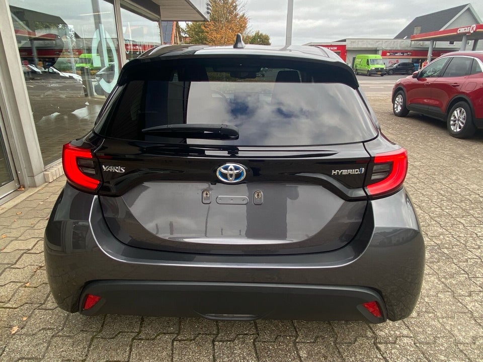 Toyota Yaris 1,5 Hybrid Active Tech Design e-CVT 5d