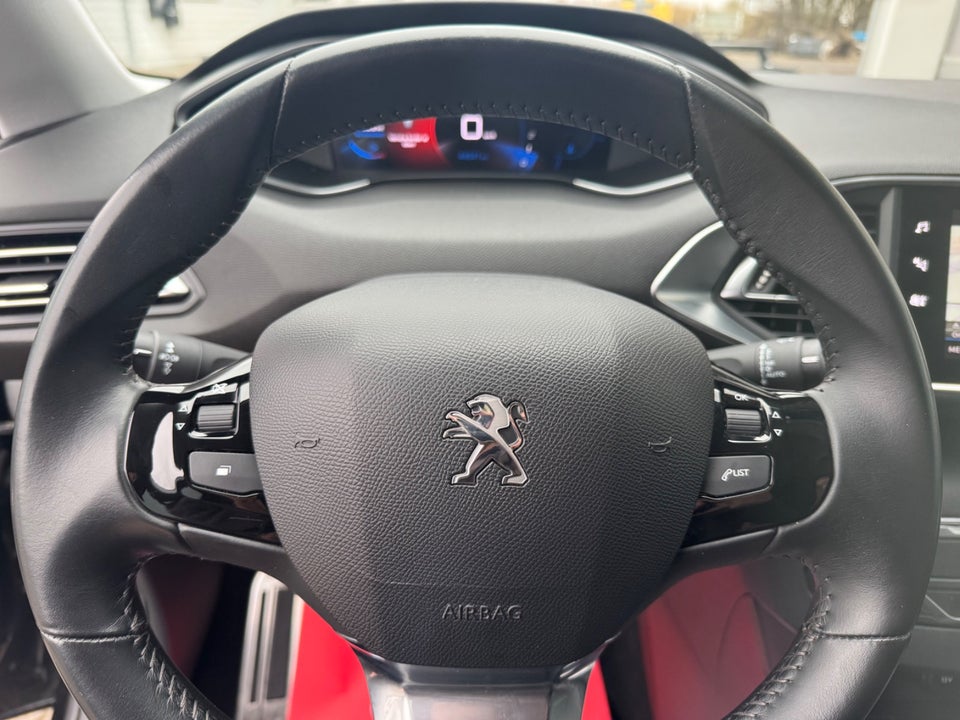 Peugeot 308 1,5 BlueHDi 130 Allure Grand SW 5d