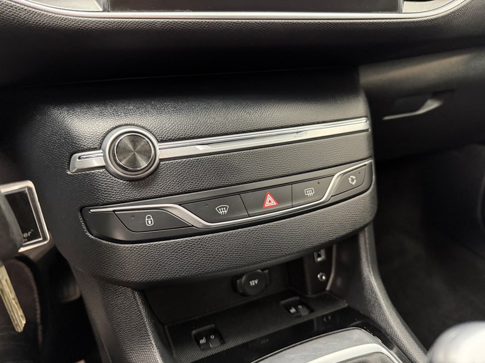 Peugeot 308 1,6 BlueHDi 120 Style SW 5d