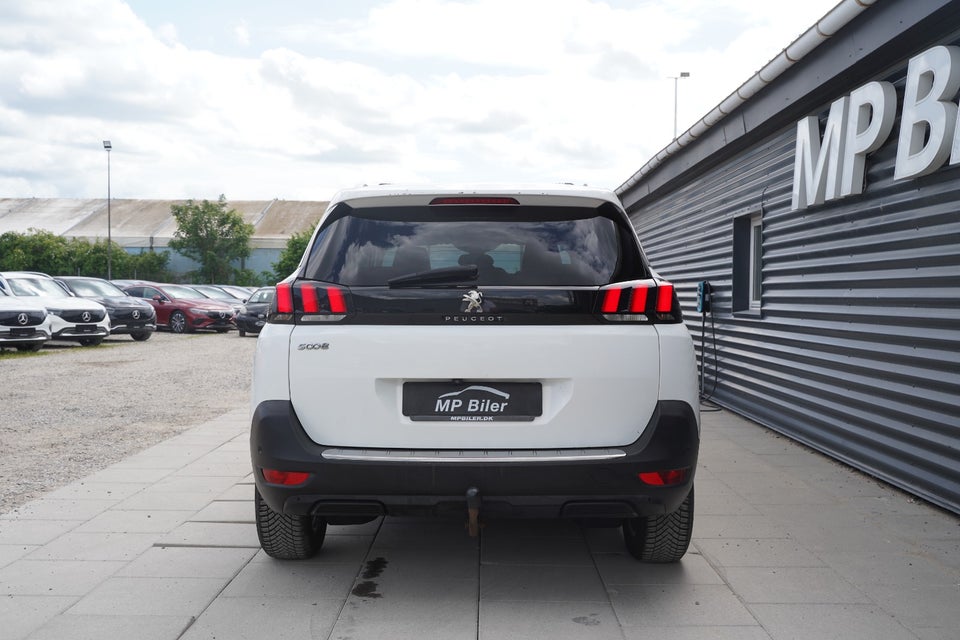 Peugeot 5008 1,2 PureTech 130 Allure 7prs 5d