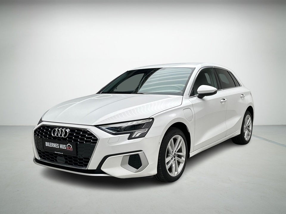 Audi A3 40 TFSi e Prestige Sportback S-tr. 5d