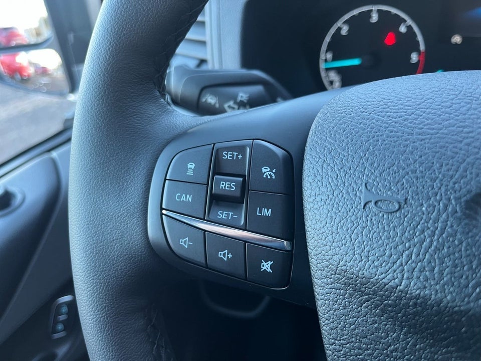 Ford Transit Custom Kombi 320S 2,0 TDCi 130 Ambiente aut.