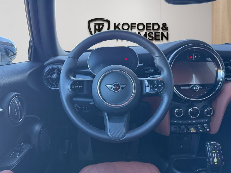 MINI Cooper SE Essential 3d