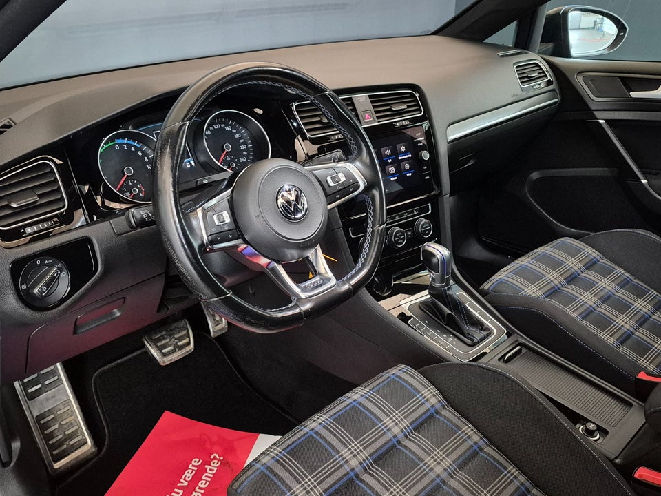 VW Golf VII 1,4 GTE DSG 5d