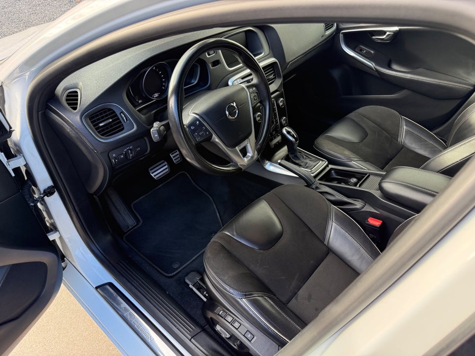 Volvo V40 2,0 T4 190 R-Design 5d