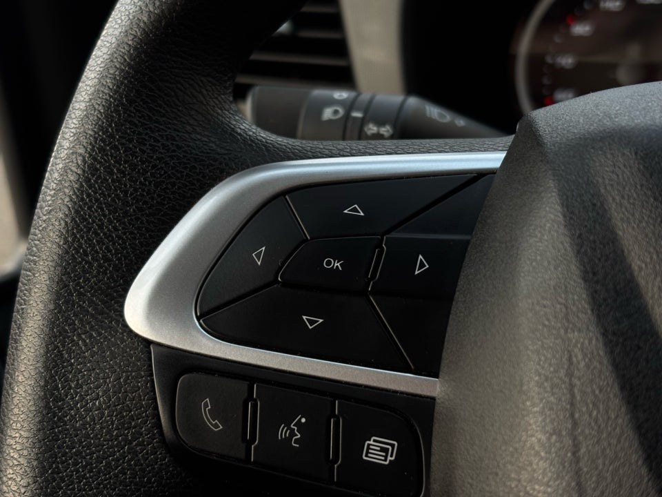 Iveco Daily 3,0 35S18 4100mm Box m/lift AG8