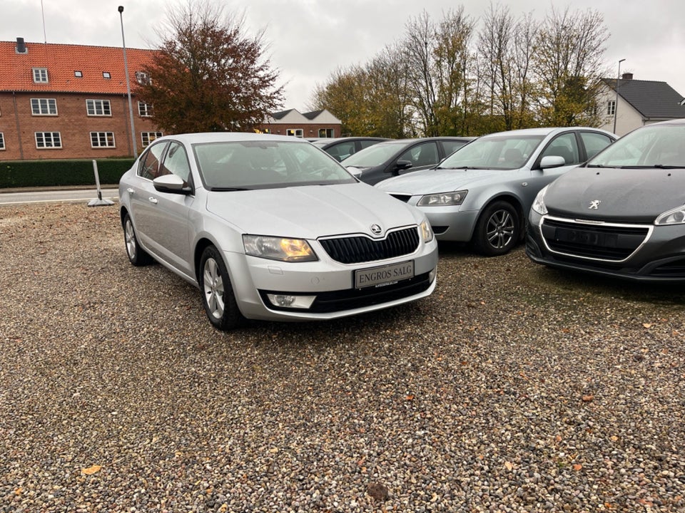 Skoda Octavia 2,0 TDi 150 Elegance DSG 5d