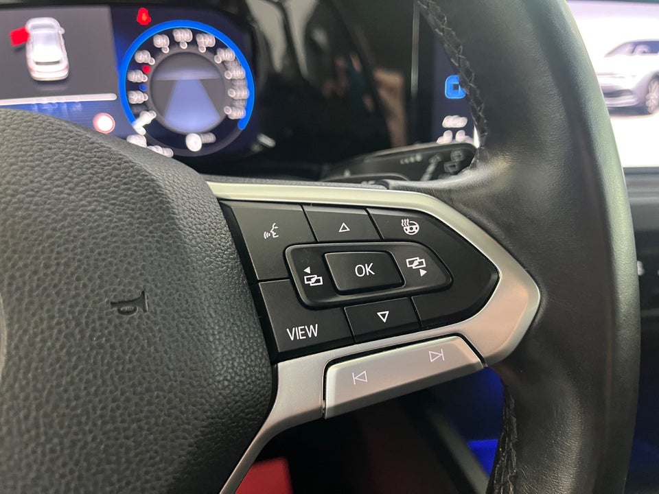 VW Golf VIII 1,4 eHybrid DSG 5d