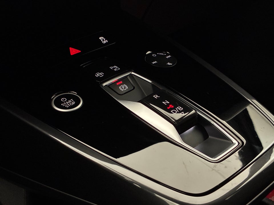 Audi Q4 e-tron 40 S-line 5d