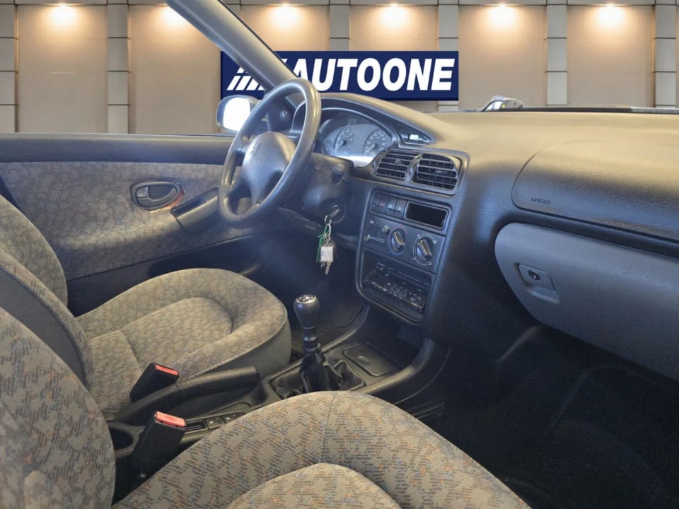 Peugeot 406 1,8 SL 4d