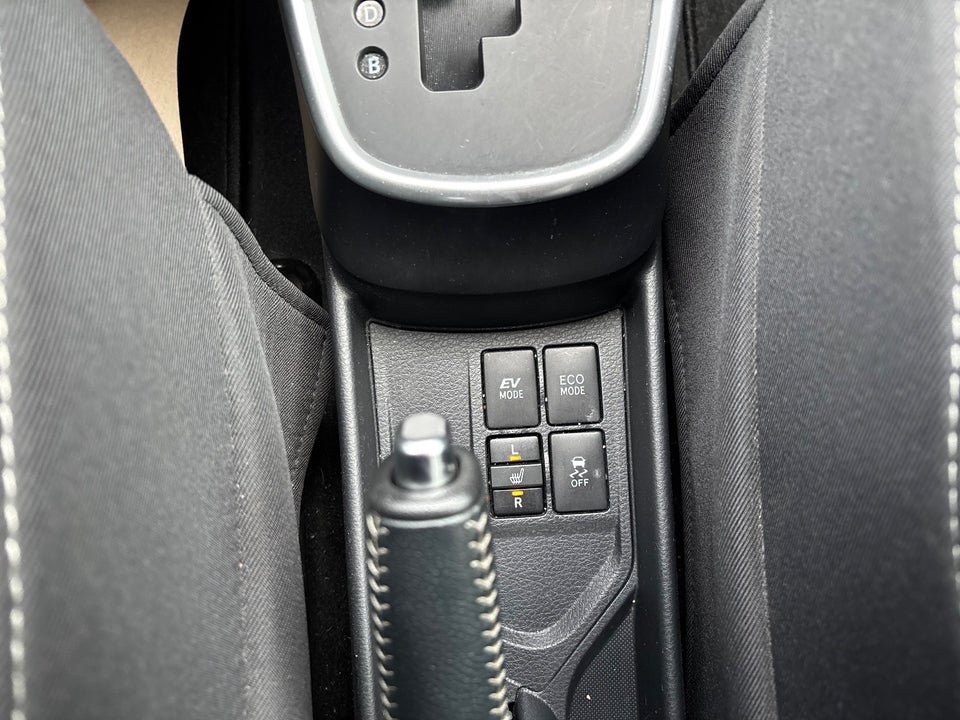 Toyota Yaris 1,5 Hybrid H1 e-CVT 5d