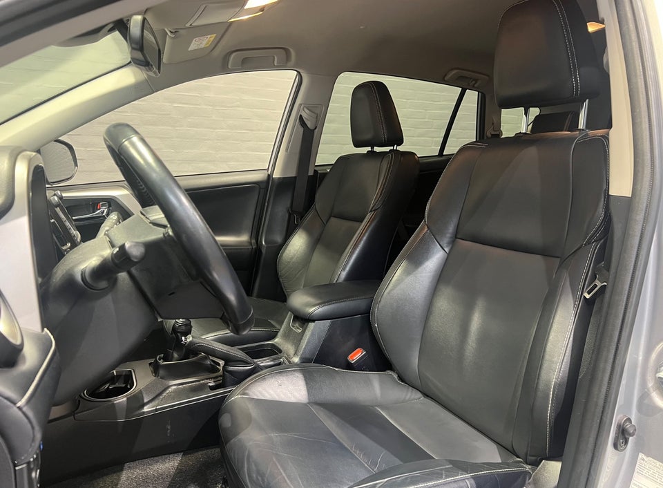 Toyota RAV4 2,0 D-4D T3 5d