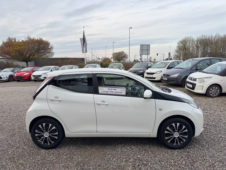 Toyota Aygo 1,0 VVT-i x-play 5d