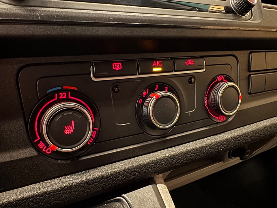 VW Transporter 2,0 TDi 150 Kassevogn DSG lang