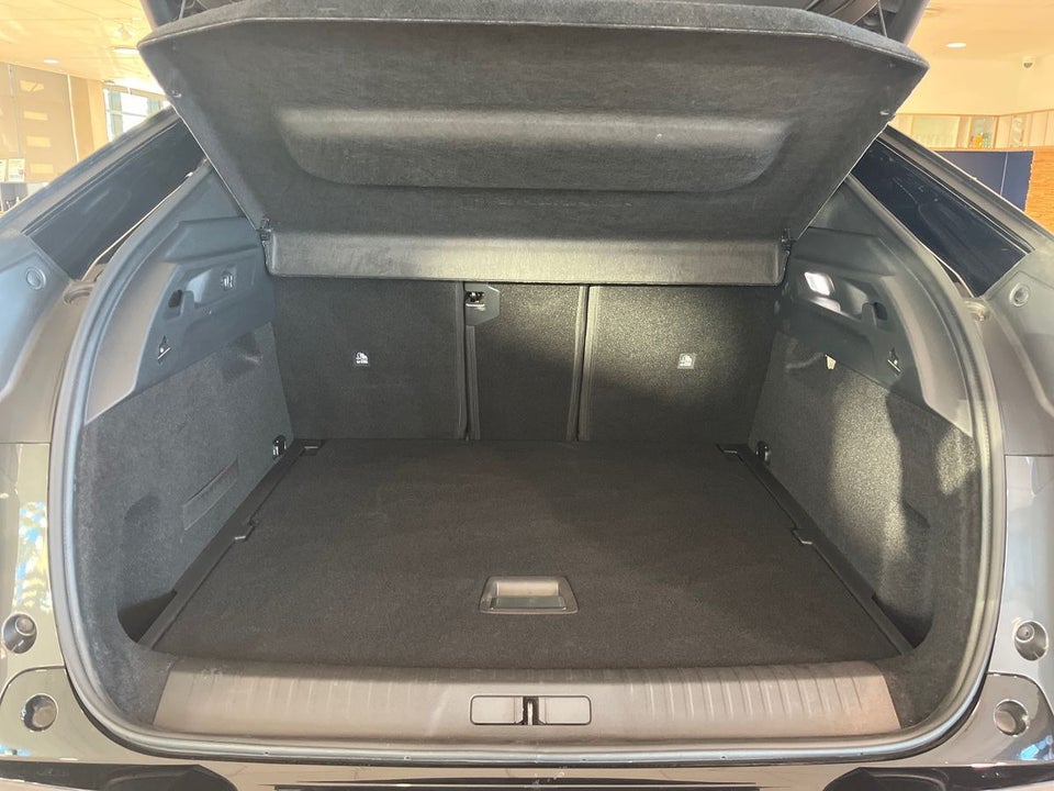 Peugeot e-3008 77 GT Pack 5d