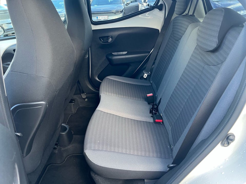 Toyota Aygo 1,0 VVT-i x-pression x-shift 5d