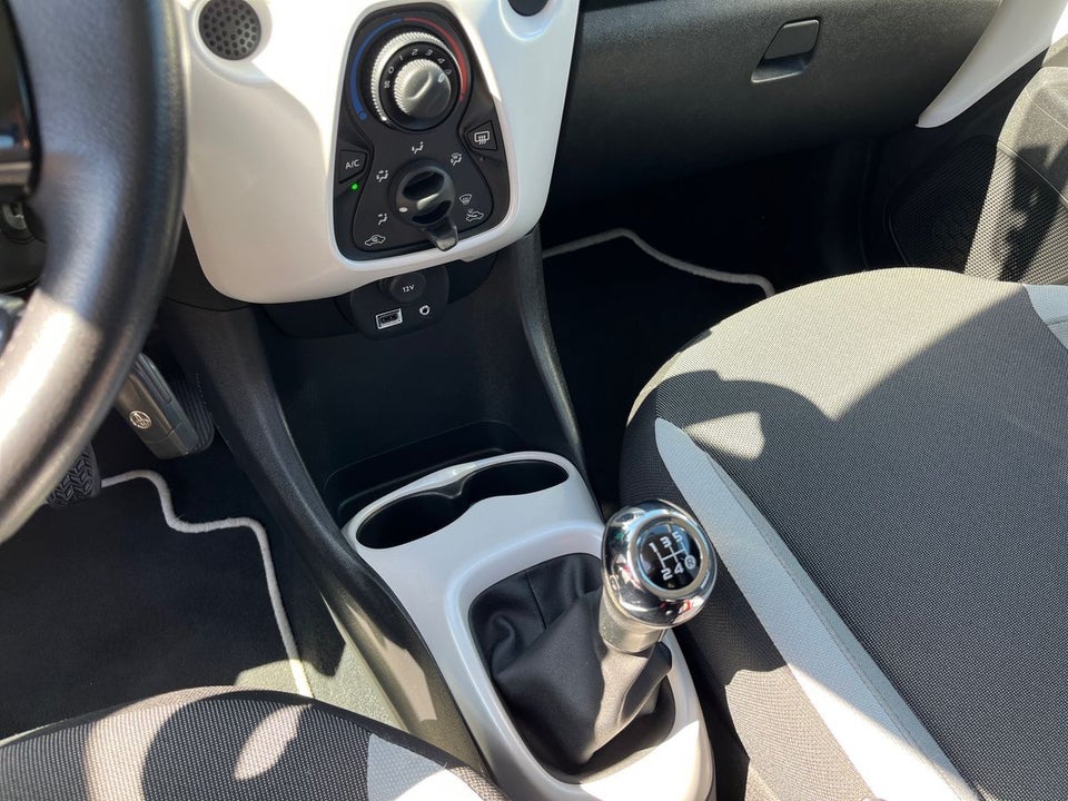 Toyota Aygo 1,0 VVT-i x-pure 5d