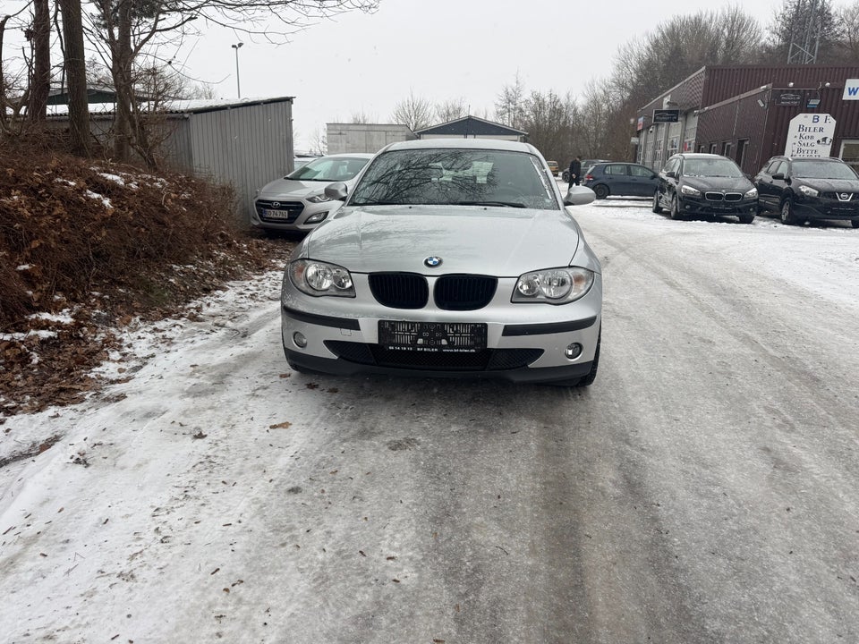 BMW 116i 1,6 Advantage 5d