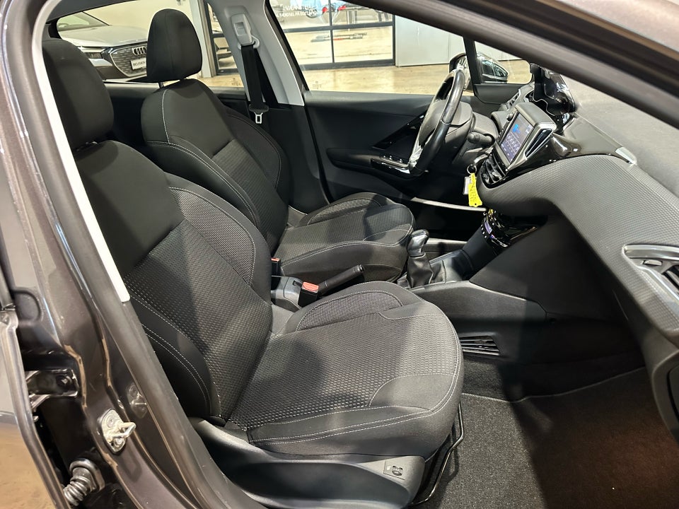 Peugeot 208 1,2 PureTech 82 Allure+ 5d