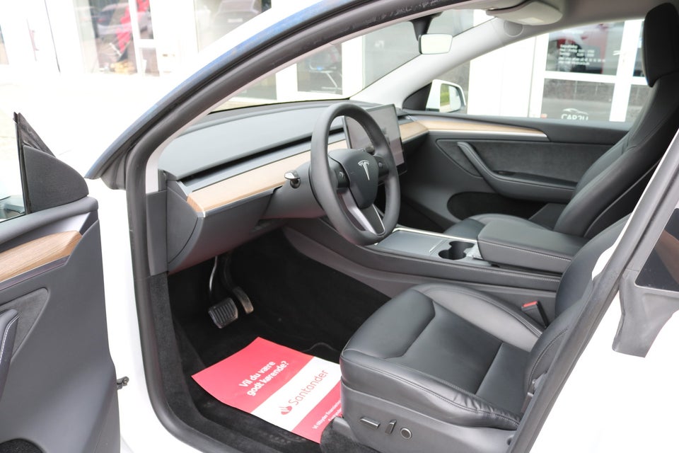 Tesla Model Y RWD 5d