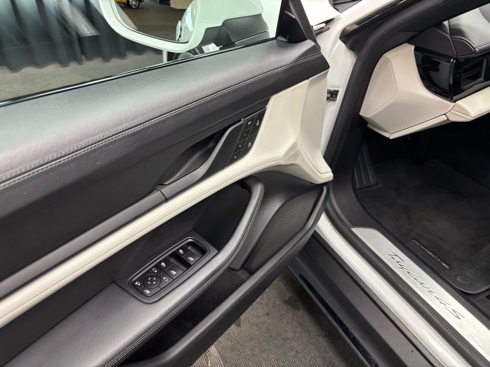 Porsche Taycan 4S Performance+ 4d
