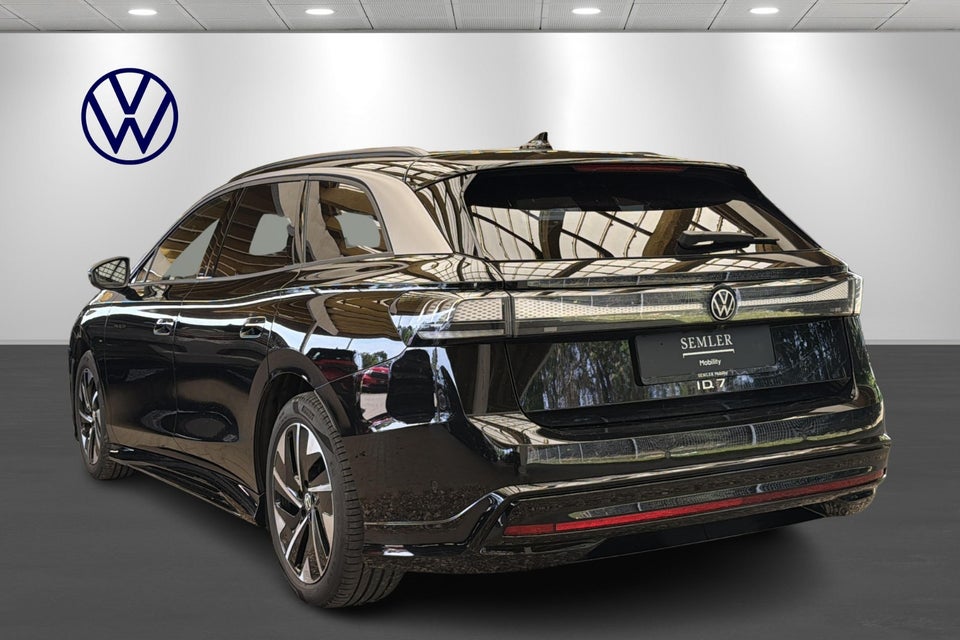 VW ID.7 77 Style+ Tourer 5d