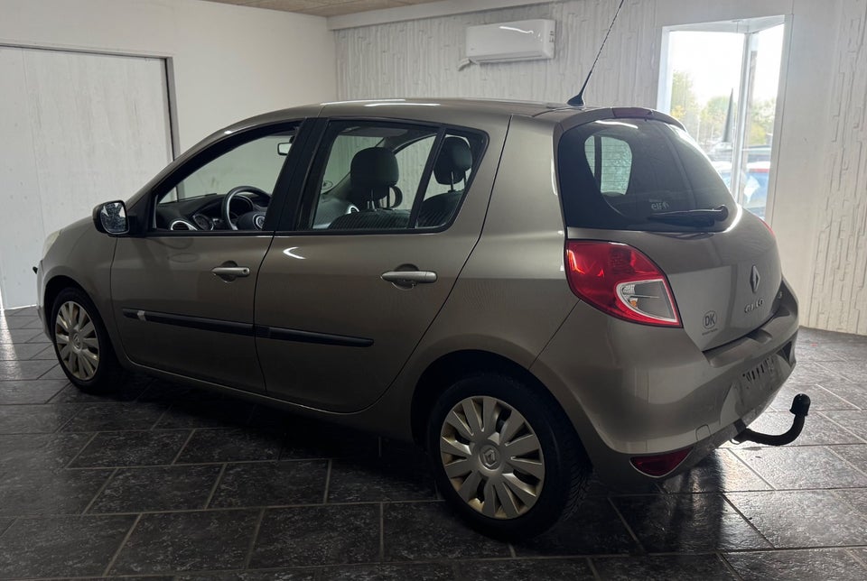 Renault Clio III 1,5 dCi 75 Expression 5d