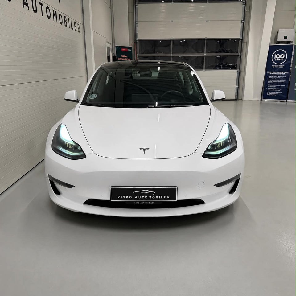 Tesla Model 3 Long Range AWD 4d